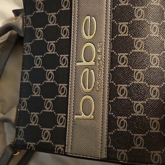 Handbag - Picture 2 of 3